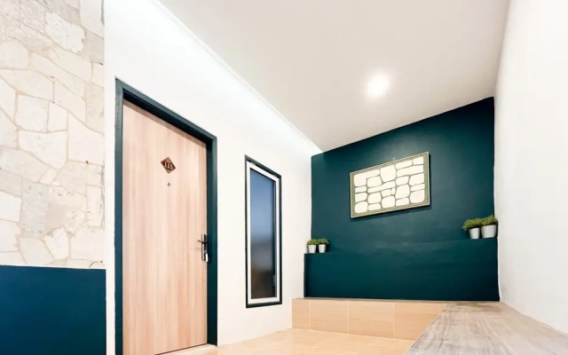 RedDoorz @ Tobias Living Blitar