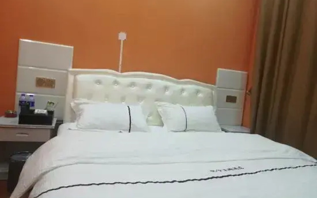 Yuanmou Yuexi Theme Hotel