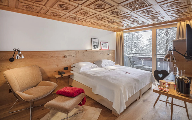 Swiss Alpine Hotel Allalin
