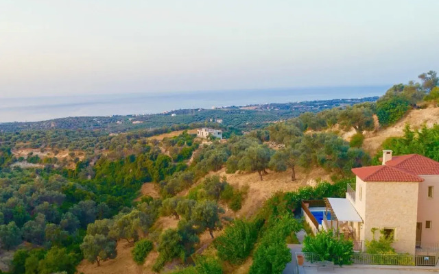 Light Filled Villa in Maroulas Crete With Private Pool