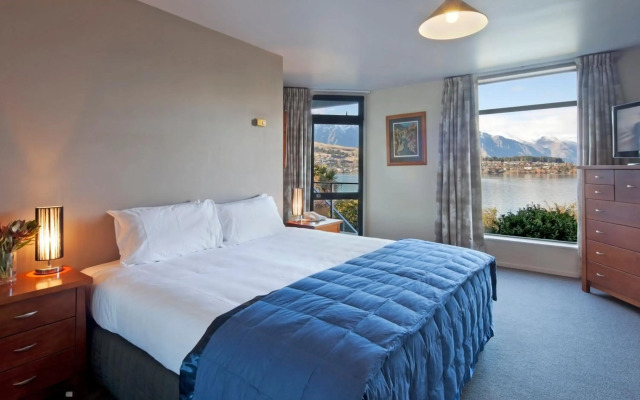 Spinnaker Bay Apartments