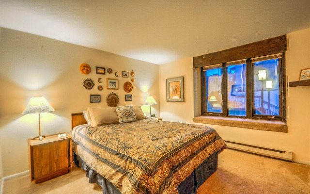 Hillsider by Retreatia