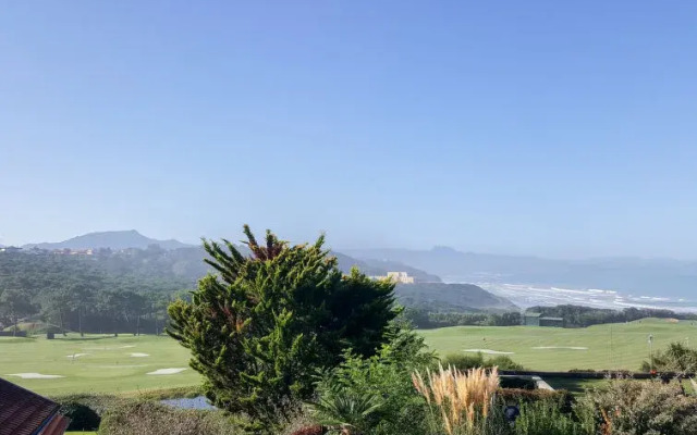 Le Palais de la Roseraie