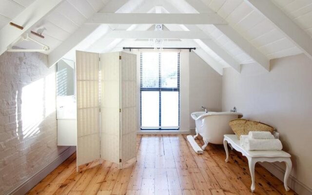 Nine Flowers Guest House