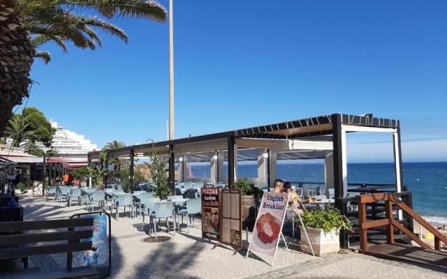 Beach Oura and Bars