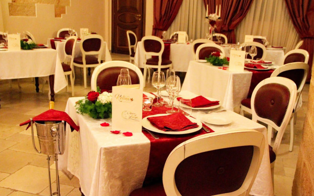 Kelina Charme Hotel by Cantine Due Palme