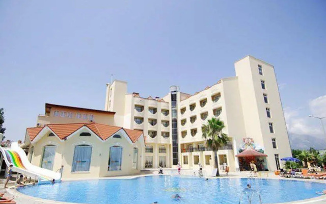 Larissa Inn
