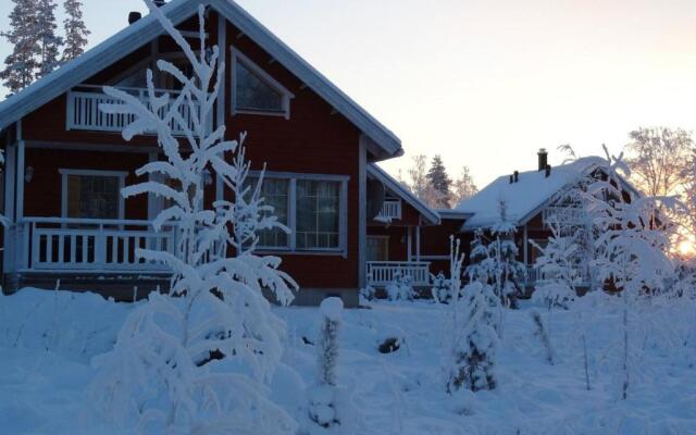 Tiiringolf Cottages