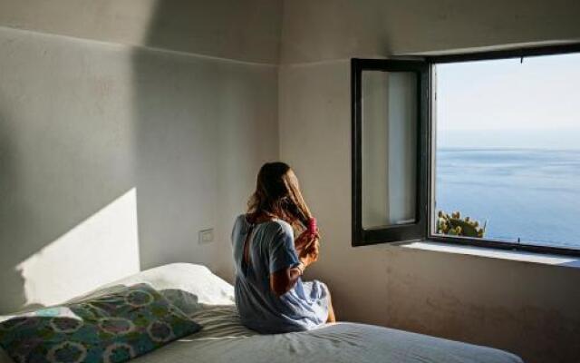 Dammuso sulla scogliera