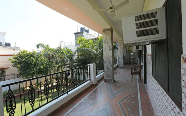 OYO 24529 Hotel Oasis