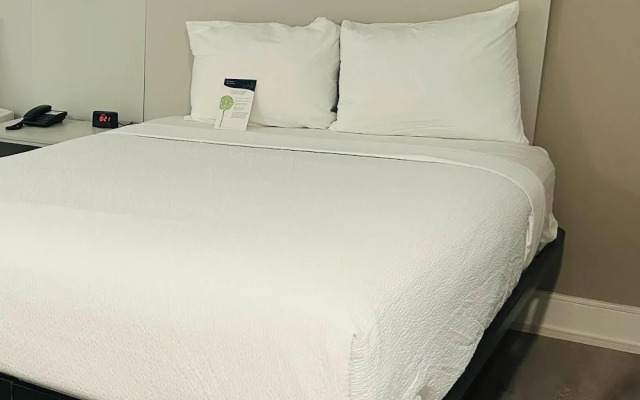 Motel 6 – Cornwall, ON