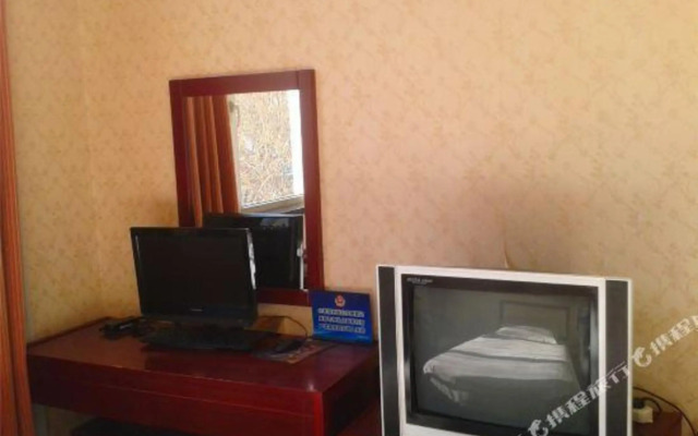 Super 8 Hotel by Wyndham Qianmen CaiShiKou Subway Station