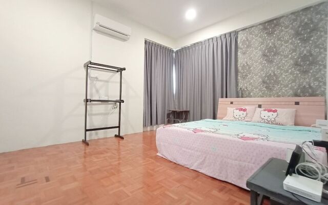 Oyo 90187 Hello Kitty Homestay - Gated Sibu