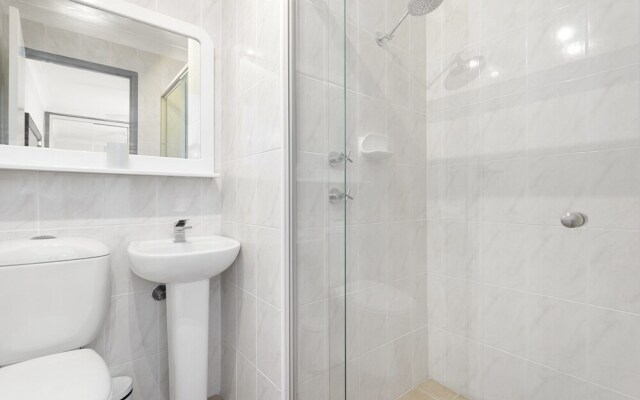 Sunset Towers, 14/25 Donald Street