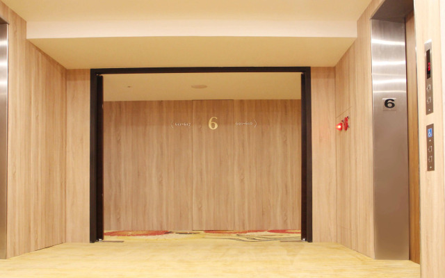 Aeris International Hotel