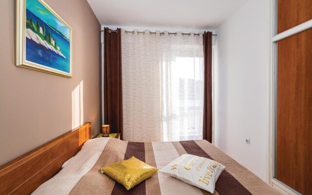 Nice Apartment in Novigrad With 4 Bedrooms