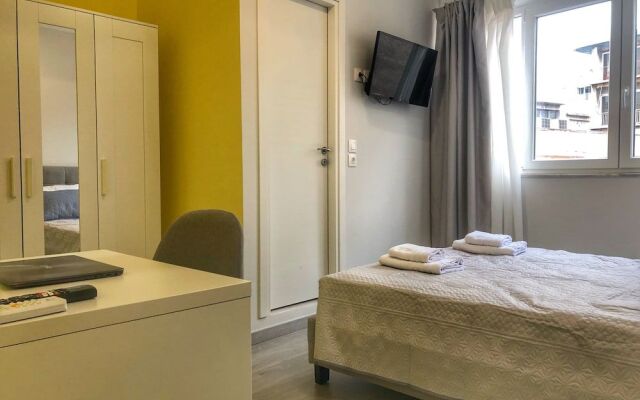 Raise Boutique Rooms in Center of Athens