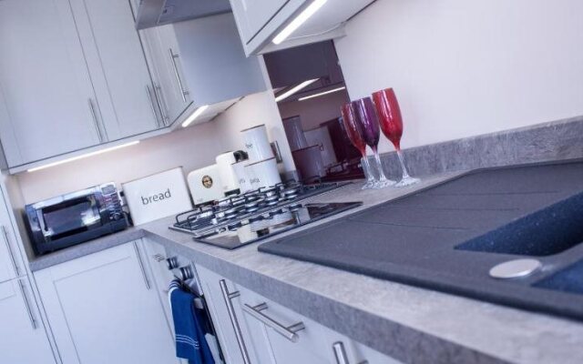 Lux Aparts Wakefield Central