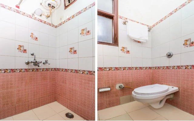 Preet Lodge Mohali by OYO Rooms
