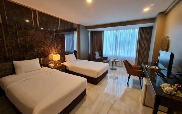 Chaisaeng Palace Hotel