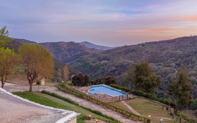 Romantic apartment in Granada with shared pool