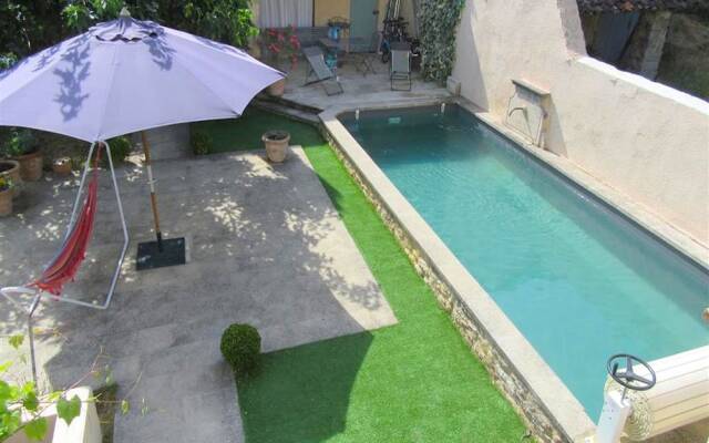 Characteristic Country House With Private Pool and Views of the Mont Ventoux