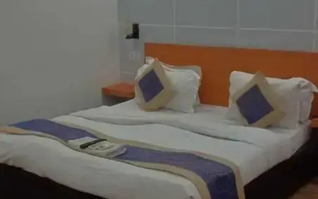 Saavi Hotel Sector 10