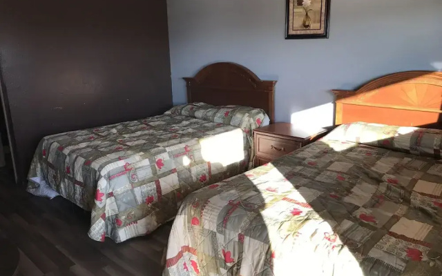 C & H Motel