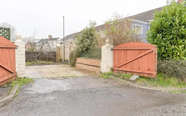 Spacious home with parking - TV in Every Bedroom!