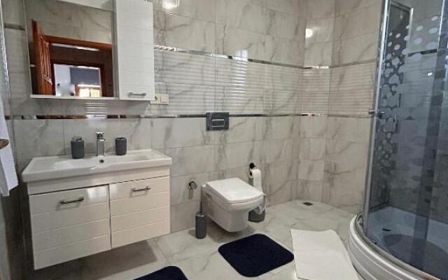 5 bedrooms private house with sauna and 500 m2 garden