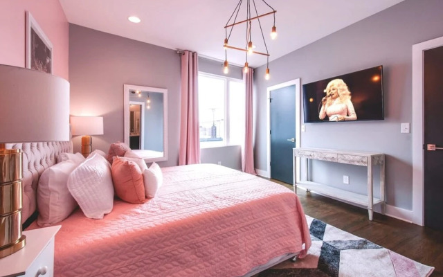 Going Fast Dollys Dream 12 Beds