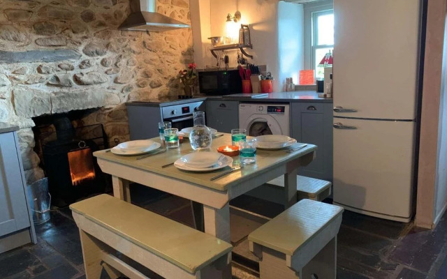 Idlewild Animal Sanctuary Farmhouse Stay - Charity