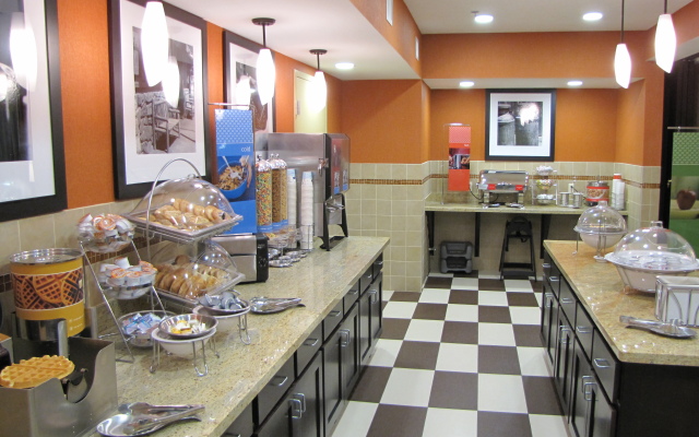 Hampton Inn & Suites Jamestown, ND