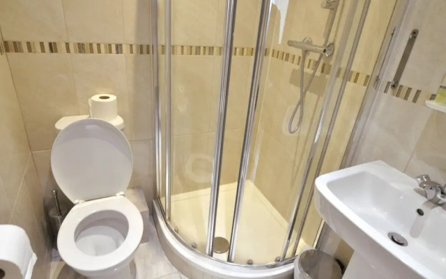 Fg Property - Earls Court, Kempsford Gardens Flat A