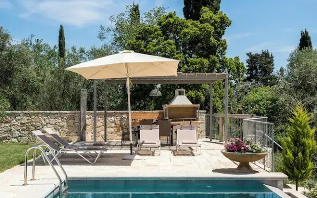 Mateo Stone Villa with Private Pool by Konnect