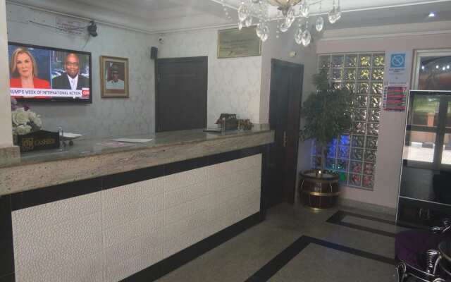 Paris Choice Hotels & Resort Wuse