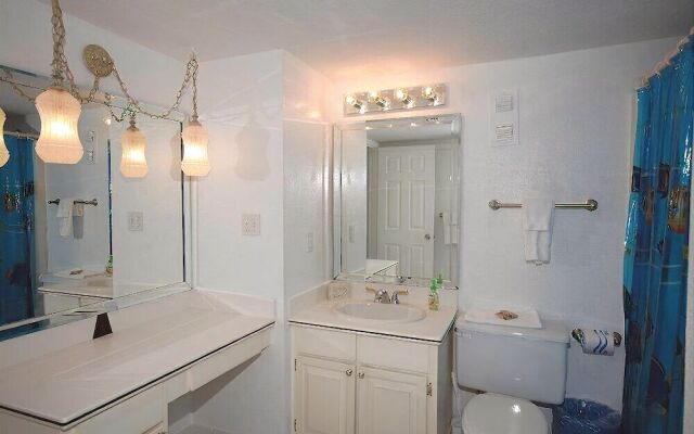 Shoreline 1116 Condo by RedAwning