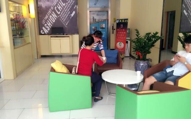 7 Days Inn Yangjiang Yangxi Pedestrian Street Branch