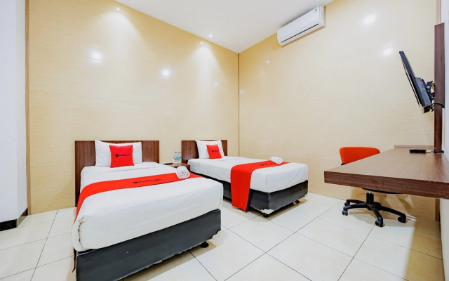 RedDoorz @ Hotel Artama Pandanaran Semarang – Guest Rooms – Semarang