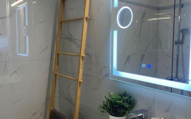J&F Apartments A4