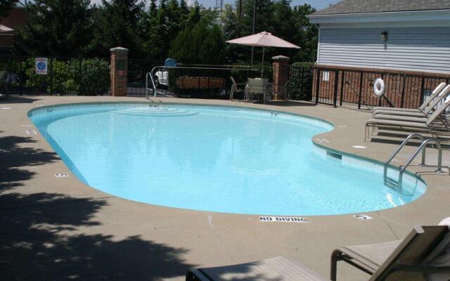 Staybridge Suites Columbus - Worthington