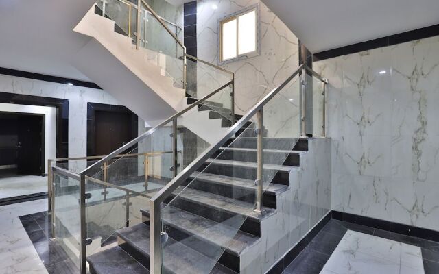 OYO 312 Manazel Al Karam Furnished Apart