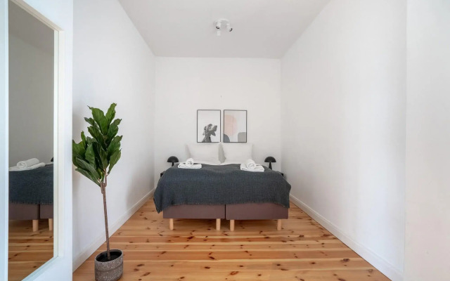 Schoenhouse Avenue by Limehome
