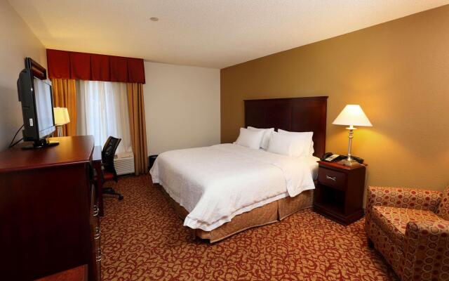 Hampton Inn & Suites Charlottesville-At the University