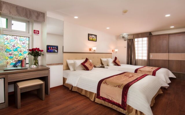Van Mieu Hotel