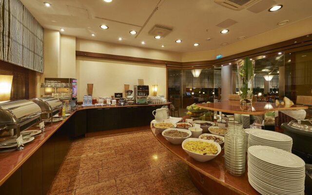 Holiday Inn Helsinki - Vantaa Airport by IHG