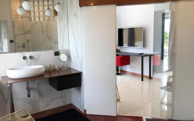 Studio Lycia Top 2020