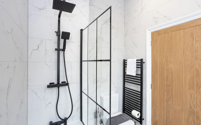 Flat 2 15 Longley Road