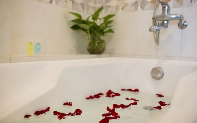 Flower Hotel