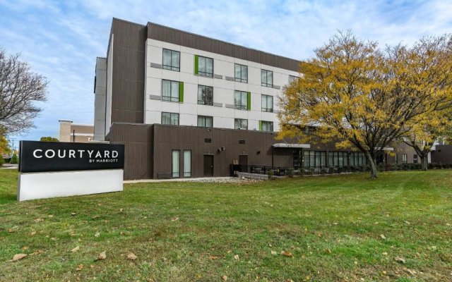 Courtyard by Marriott West Springfield